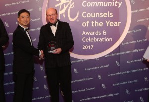 Knowledge Management Middle East Winner: Cisco Capital – Geordie Toh, Cisco Systems (left) receives the award from Bill Proudfit