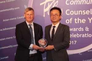 Deal Firm of the Year: Richard Morgen of Blackberry presents the award to David Tsai of Clifford Chance
