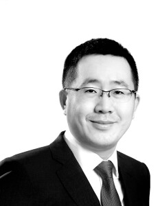 Eversheds Sutherland has added Roger Zhou as an equity capital markets partner in its Hong Kong office. Specialising in Hong Kong capital market transactions and general corporate law, Zhou has extensive experience in representing issuers and underwriters on all aspects of IPOs, in addition to counseling on foreign direct investments in China. He also regularly advises Hong Kong-listed companies on post-IPO compliance issues, including annual compliance, M&A, bond issuance and placements. Prior to joining the firm, Zhou was an international partner at a global law firm, based in Hong Kong. HFW has continued the growth of its Australian construction practice with the hire of Michael Debney as a partner in Melbourne. Debney advises contractors, financiers and owners on all aspects of project development and implementation. Joining from Herbert Smith Freehills, he previously spent more than a decade in industry in senior legal and commercial roles in Australia, England and the Middle East. Debney has a broad advisory and transactional construction practice, with a focus on the energy, natural resources, industrial plants, transport infrastructure, and transport operations and maintenance sectors. He advises clients across every stage of construction projects, from project structuring to drafting and negotiating project agreements, as well as advising on issues arising during project implementation. Debney has worked on some of the world’s largest infrastructure projects, including the A$4 billion (US$2.8b) Sydney Trains PPP, as well as many of Australia’s most innovative projects, such as the development of AGL’s grid forming battery storage system and TasNetworks' A$3.5 billion (US$2.5b) Marinus Link subsea interconnector. He previously held a senior in-house role with the Downer Group in Australia, and also has extensive experience on construction disputes. White & Case has expanded its global M&A practice with the addition of Sayak Maity as a partner in Singapore. Maity regularly advises global private equity funds on investments in India and the wider Asia-Pacific region. He also advises international companies on M&A, joint ventures and corporate governance, with particular experience in the manufacturing, extractives, pharmaceuticals and technology sectors. He joins from AZB & Partners, where he was a partner.